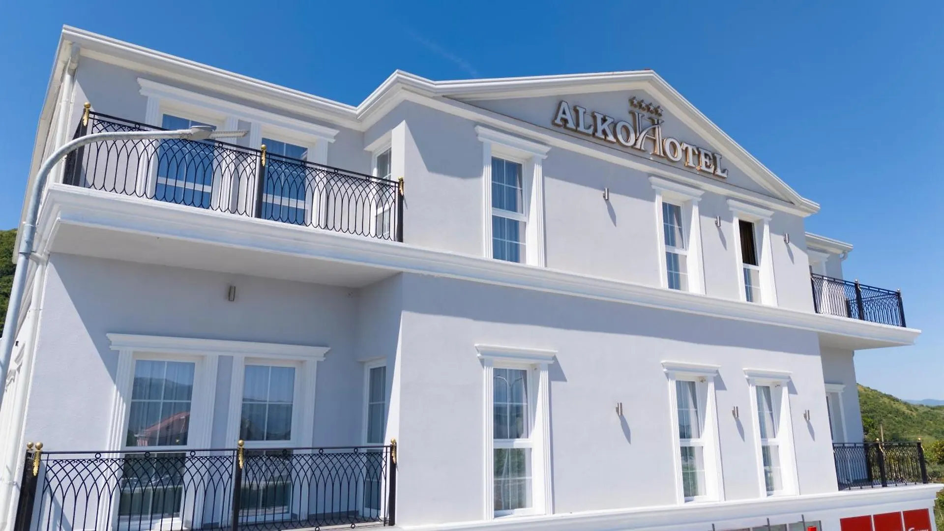 Alko Hotel Bushat